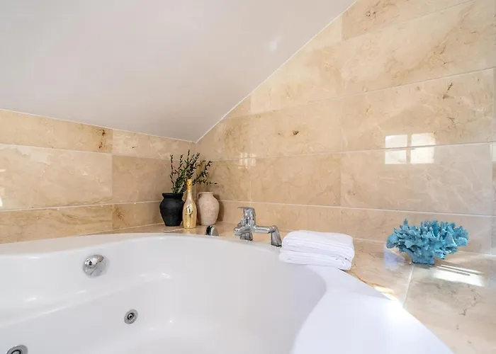 New Modern Townhouse In Apartman Marbella