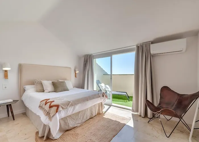 New Modern Townhouse In *