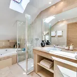 New Modern Townhouse In *