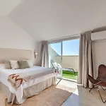 New Modern Townhouse In *