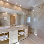 New Modern Townhouse In *