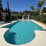 New Modern Townhouse In Apartment *