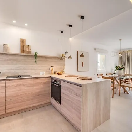 New Modern Townhouse In Marbellac