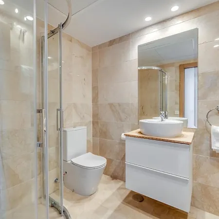 Appartement New Modern Townhouse In *