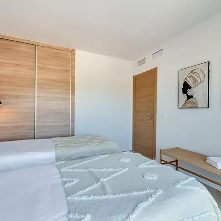 New Modern Townhouse In Appartement *