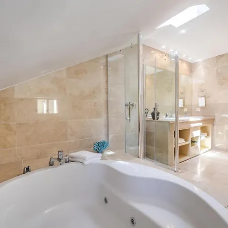 New Modern Townhouse In Appartement Marbellac