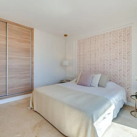 Appartement New Modern Townhouse In *