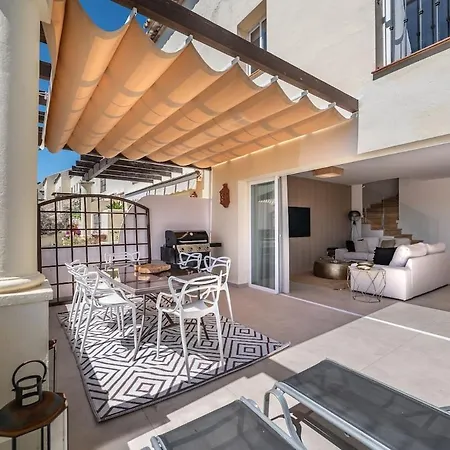 New Modern Townhouse In Appartement